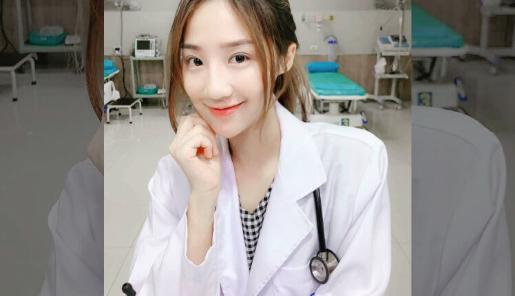Cerpen Bokep Bergambar Ngesek Sama Dokter Siska Yang Seksi