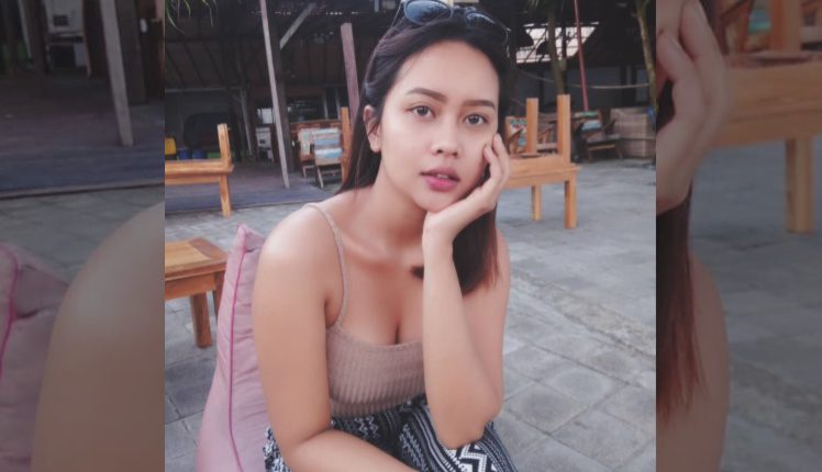 Cersex Ayah Mertua Yang Sangat Pandai Memuaskanku